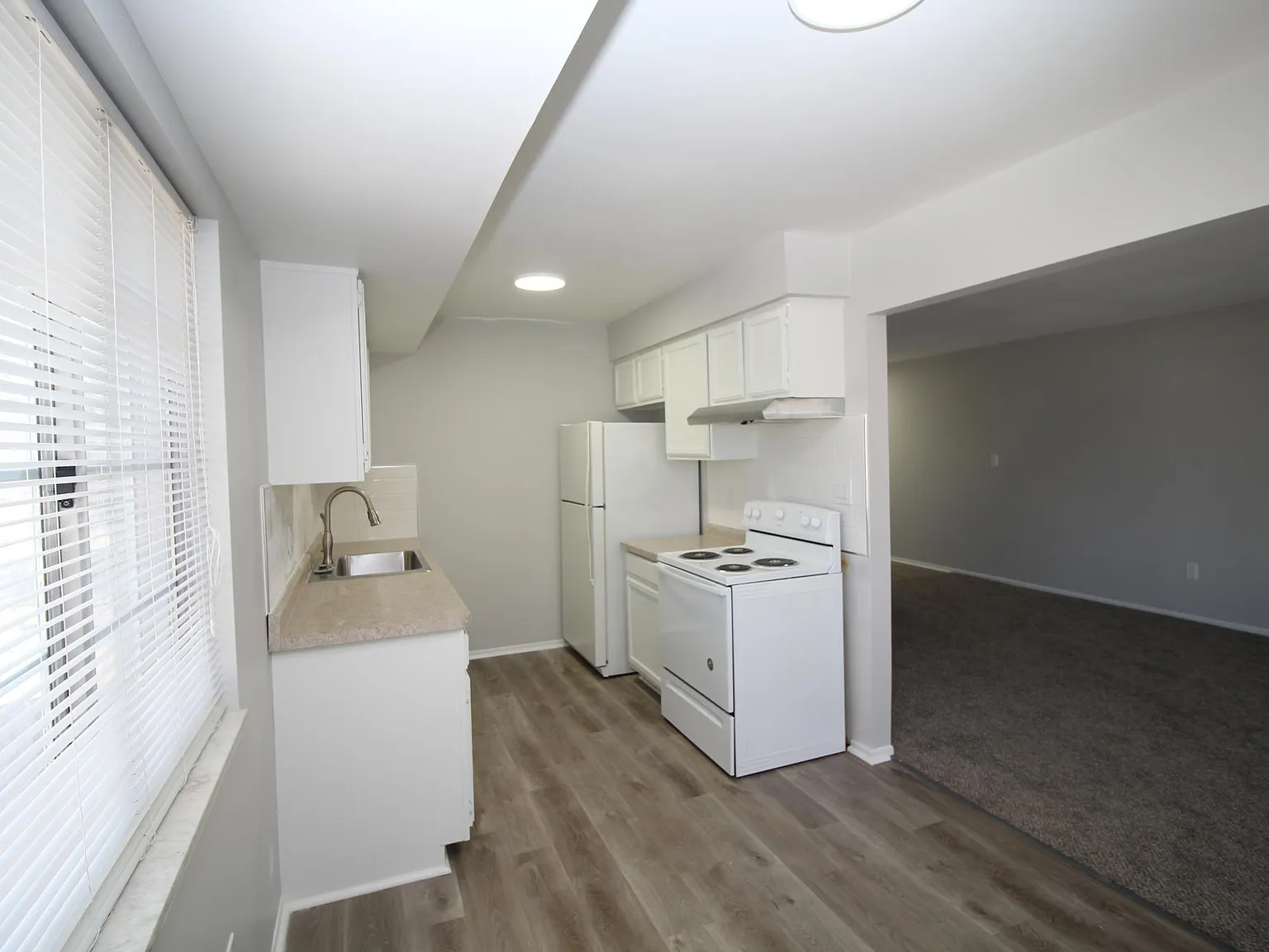 1 bed, 700 sqft, $1,250 — Photo 2
