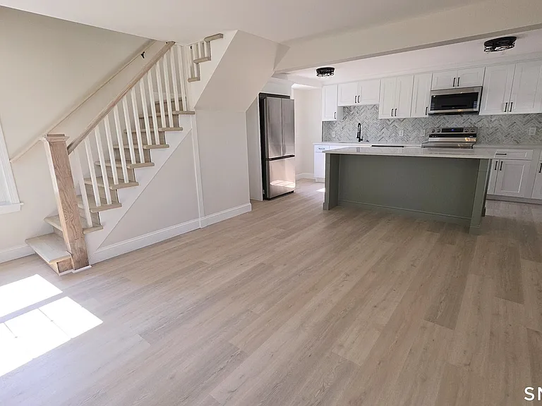 47 Cosey Beach Ave — Photo 9