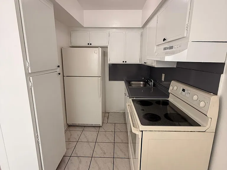 2501 Pierce St #6 — Photo 3