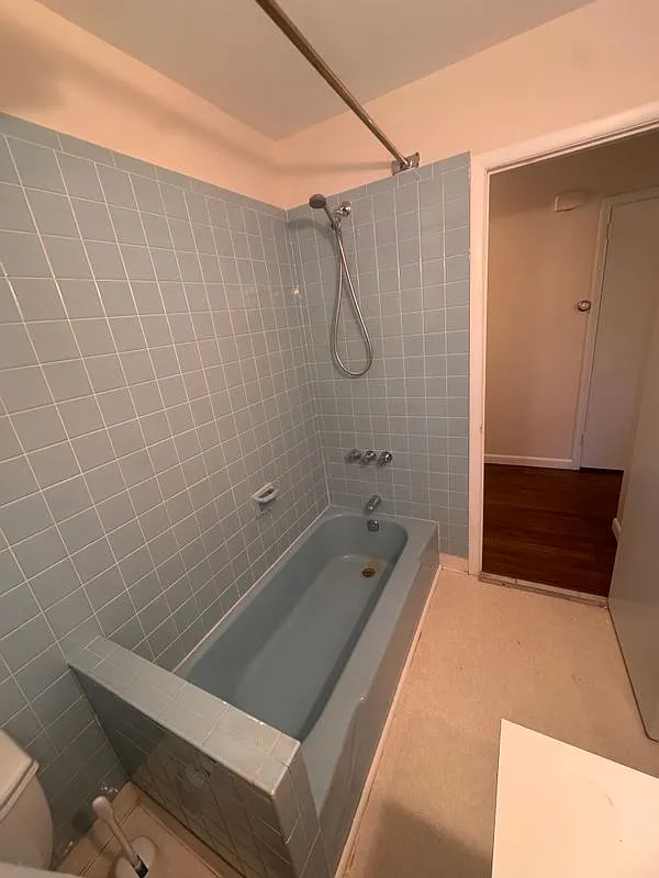 4 bed, 2.0 bath, 1300 sqft, $4,500 — Photo 3