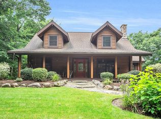 26 Birch Dr, Petersham, MA 01366