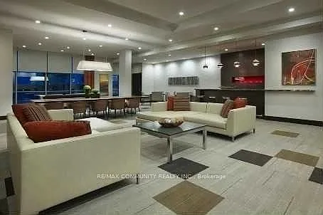 181 Village Green Sq #2821 — Photo 13