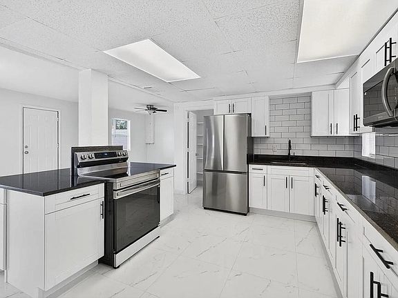 5th image of 5517 Gulfport Blvd S 5519/2
