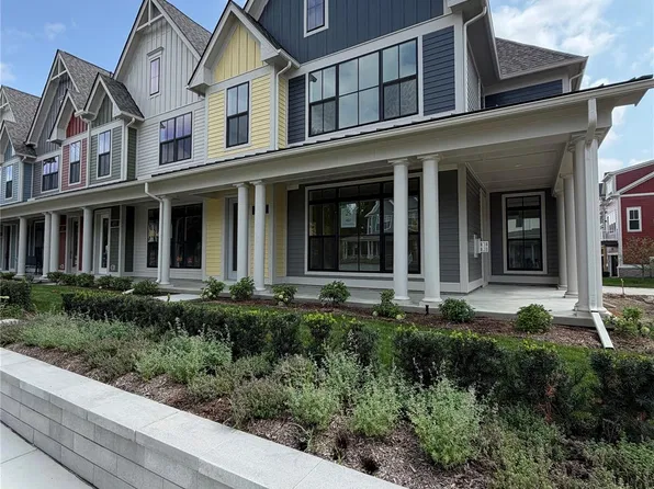 407 S Center St #29, Northville, MI 48167