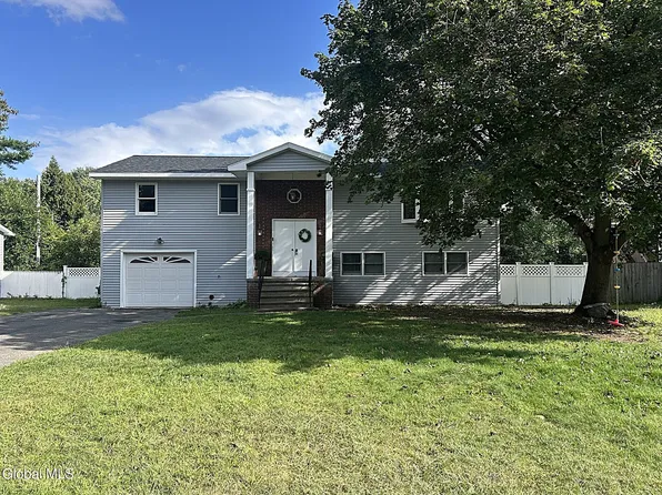 27 Delafield Drive, Colonie, NY 12205