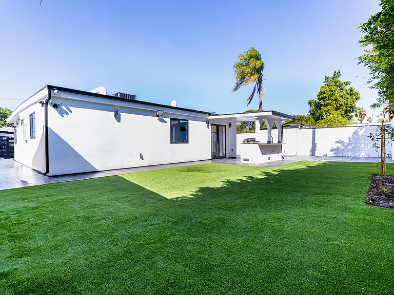 9738 N Lemona Ave — Photo 18