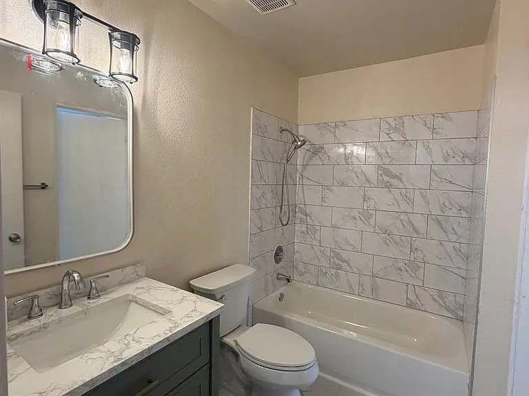 1930 Manor Pl — Photo 15