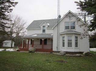 1942 Lakeshore Rd, Harbor Beach, MI 48441