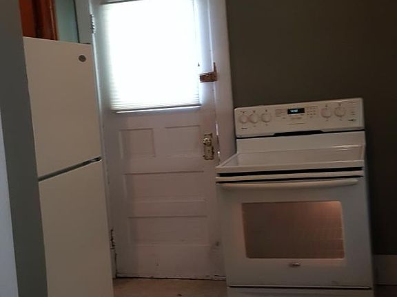 4th image of 4634 Greenwood St