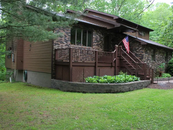 55 Arbutus Ln, East Stroudsburg, PA 18302