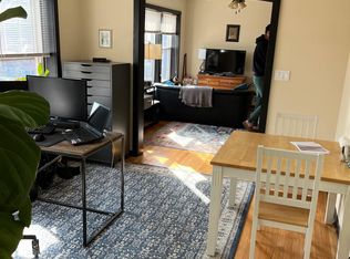 1419 Washington St #3, Evanston, IL 60202