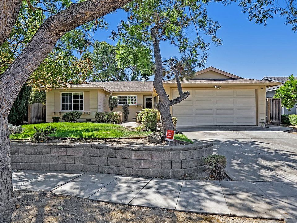 1st image of 1218 Becket Dr