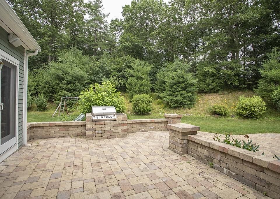 2nd image of 5 Wadsworth Way