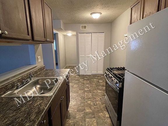 2nd image of 2803 S Jefferson Ave APT 5