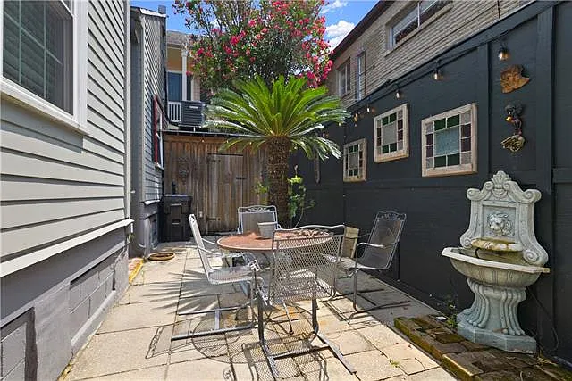2020 Dauphine St — Photo 24