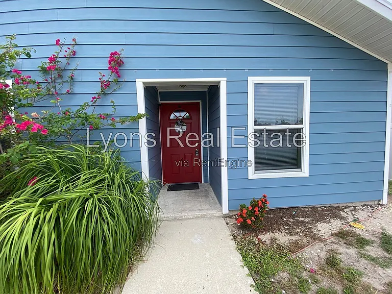 17407 Ellie Dr — Photo 2