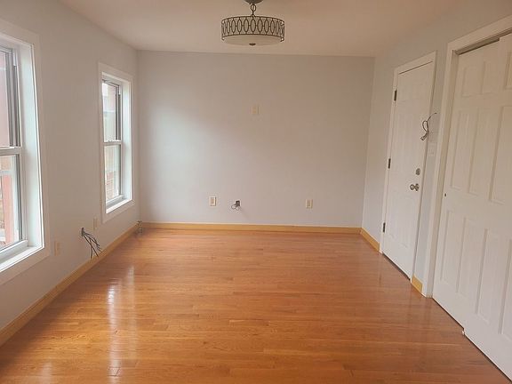 4th image of 242 Quincy St APT 3