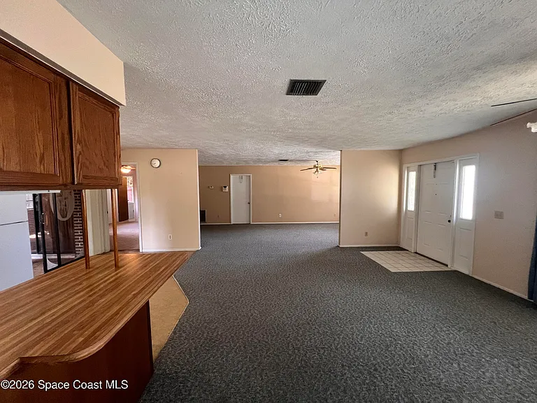 1586 Wacker Ave SE — Photo 3