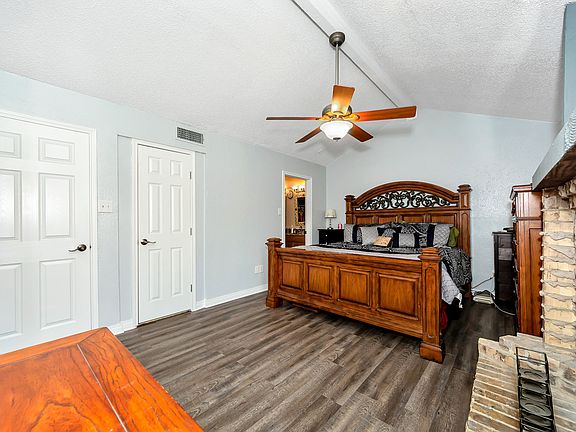 3rd image of 4235 Cuesta Dr