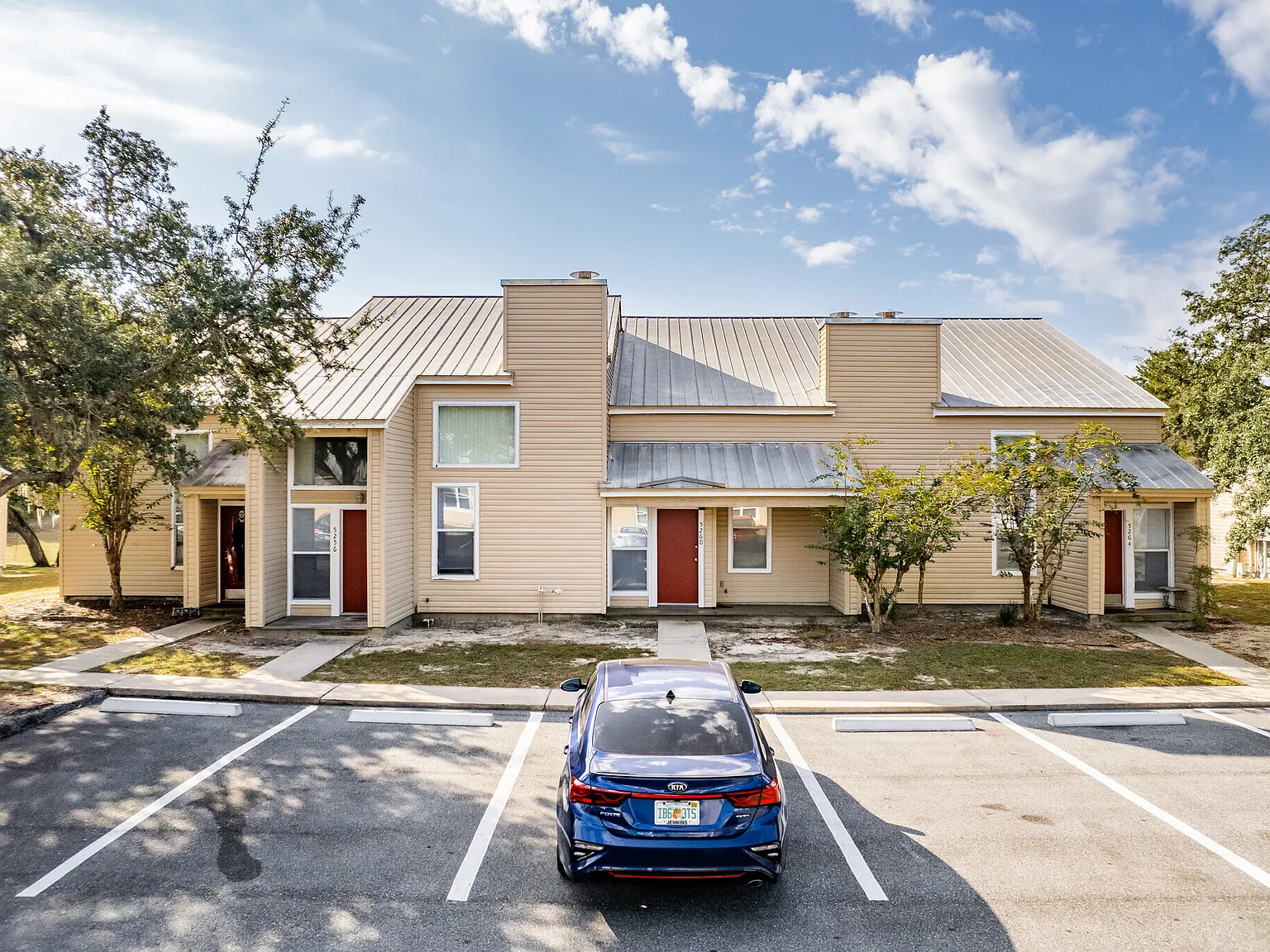Timberland Apartments — Photo 4