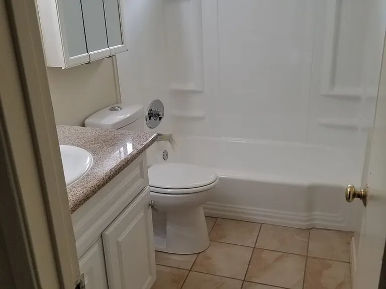 2618 Milton Ave — Photo 17