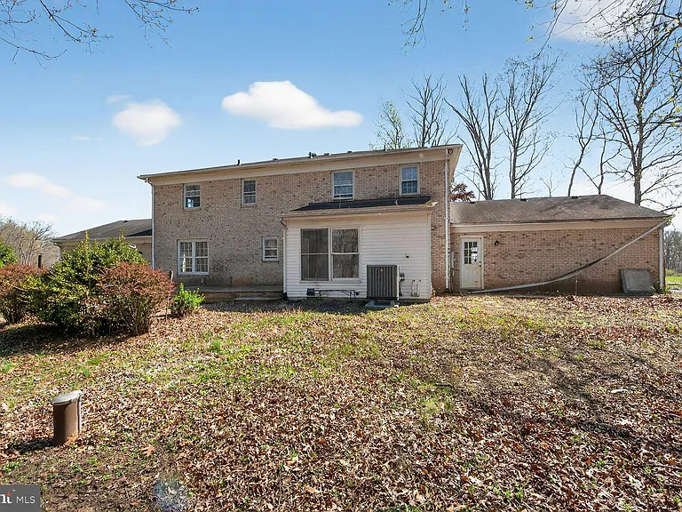 21733 Oatlands Rd — Photo 42