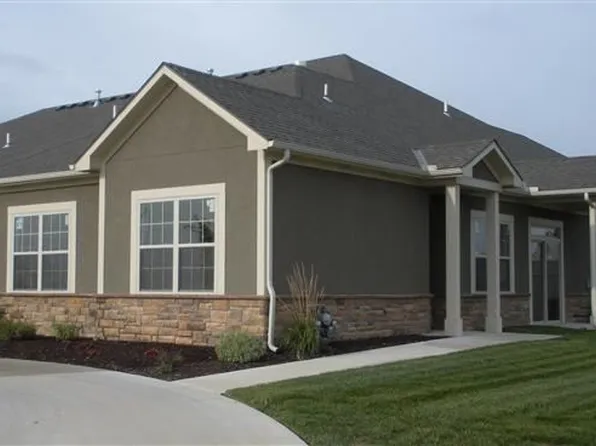 2250 Lake Pointe Dr #2204, Lawrence, KS 66049