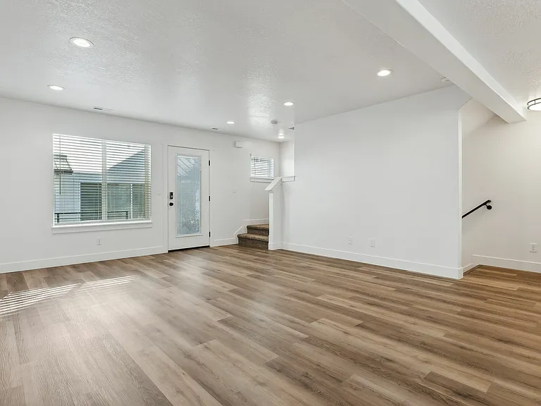 Madison Large Living Space Door Madison Large Living Space Door