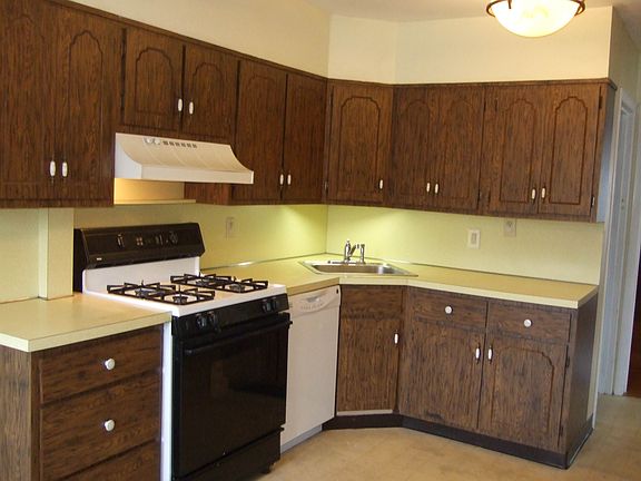 2nd image of 22 Flandreaux Ave