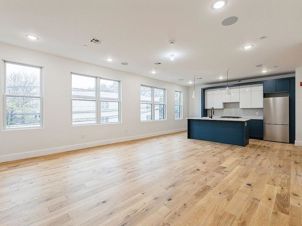 1st image of 259 Liberty Ave #1
