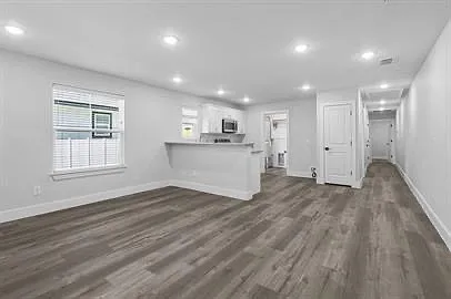 406 W 6th St #1 — Photo 12