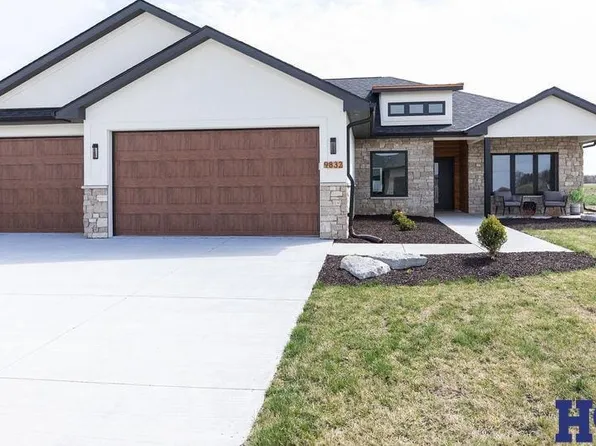 9832 S 42nd St, Lincoln, NE 68516