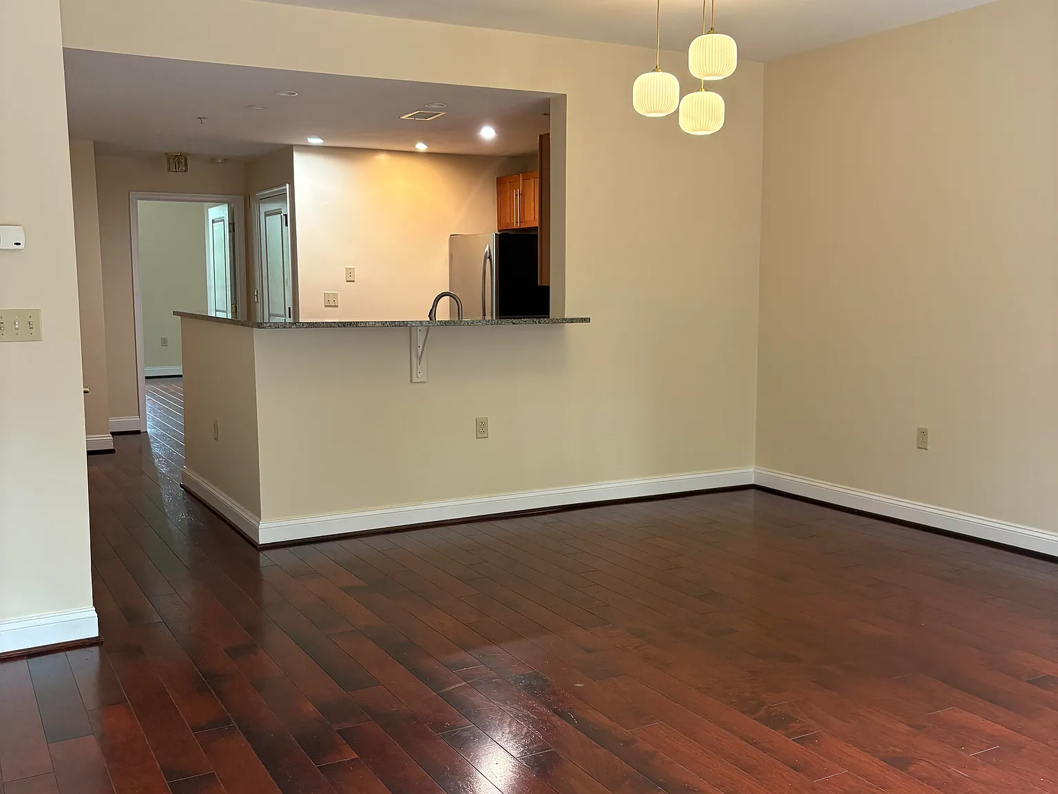 1 bed, 905 sqft, $2,950 — Photo 3