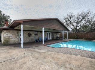 2708 Wood Creek Dr, Pearland, TX 77581