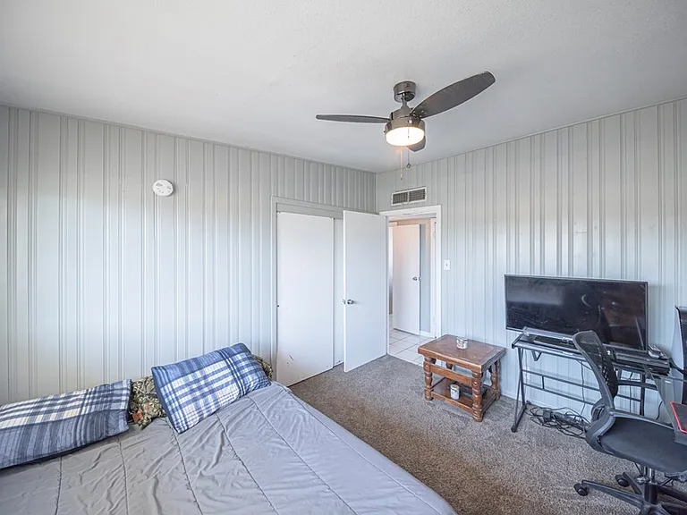 2901 Nabors Ln — Photo 32