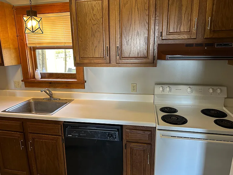 1945 W Lake Rd #3 — Photo 5