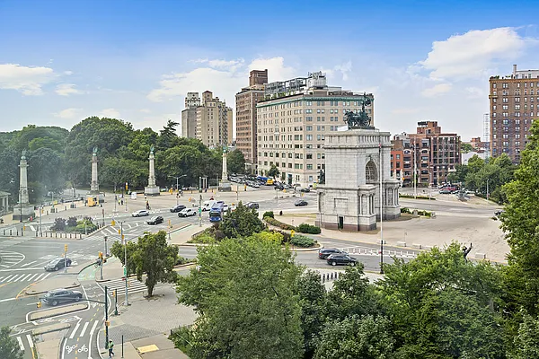 Sold by Erica Sullivan, LREB | media 20