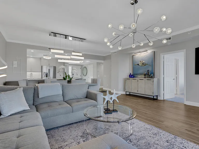 420 Cove Tower Dr #802 — Photo 14