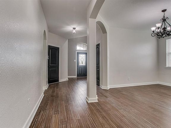 4th image of 205 Harbor Bend Ln