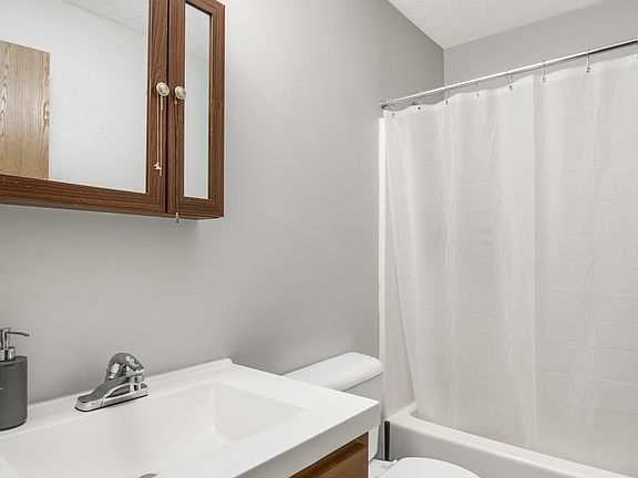 Bathroom with Shower Tub