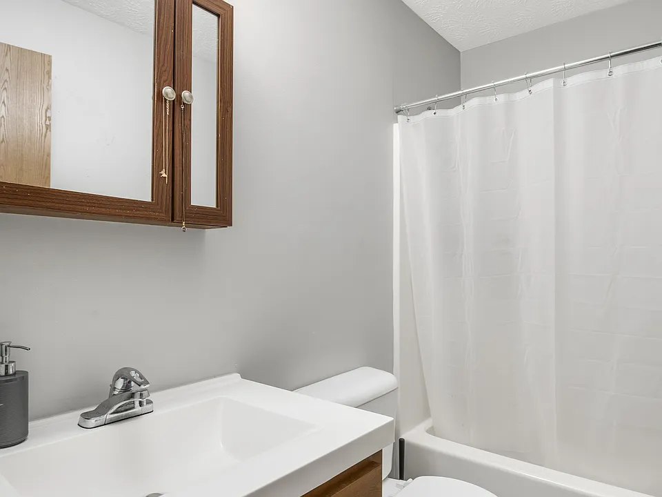 Bathroom with Shower Tub