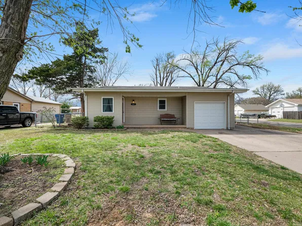 301 S Sunset Ave, Haysville, KS 67060