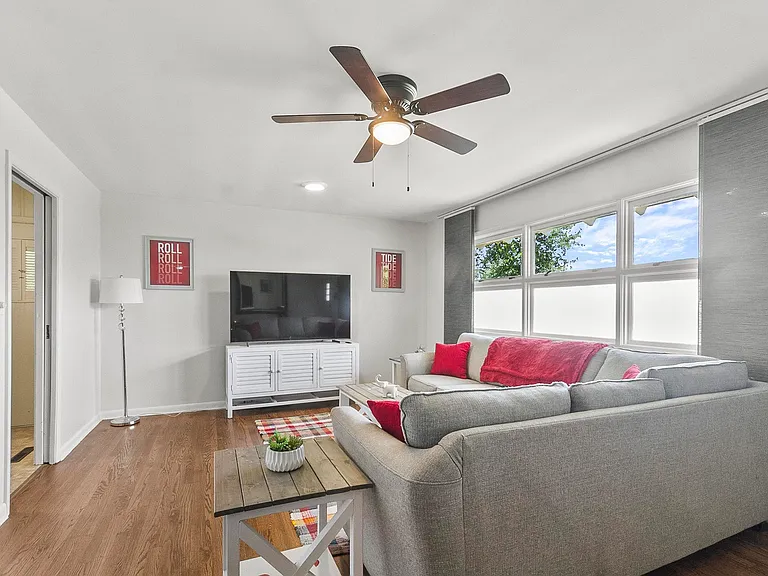9 Rhonda Dr — Photo 3