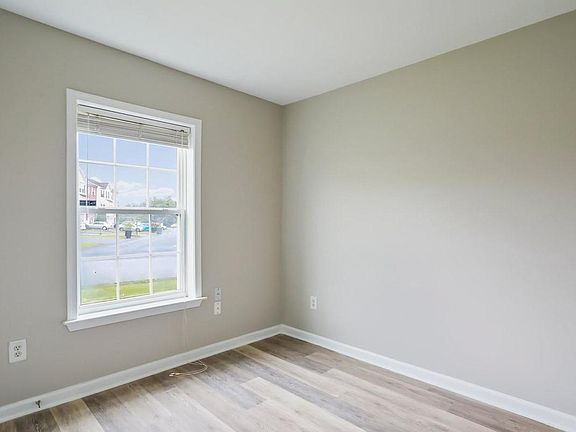 5th image of 800 Desota Way