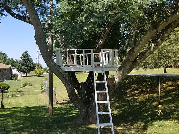 4th image of 5 Shady Ln