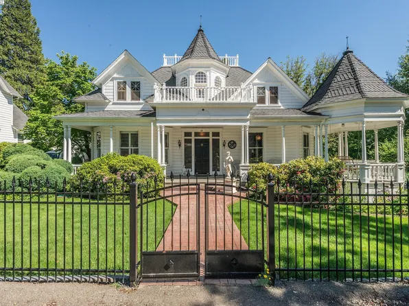 62 Court St, Weaverville, CA 96093