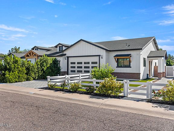 3rd image of 8547 E HIGHLAND Avenue
