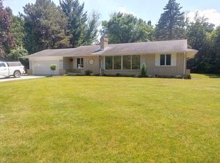 1366 Cummings Ln, Arden Hills, MN 55112