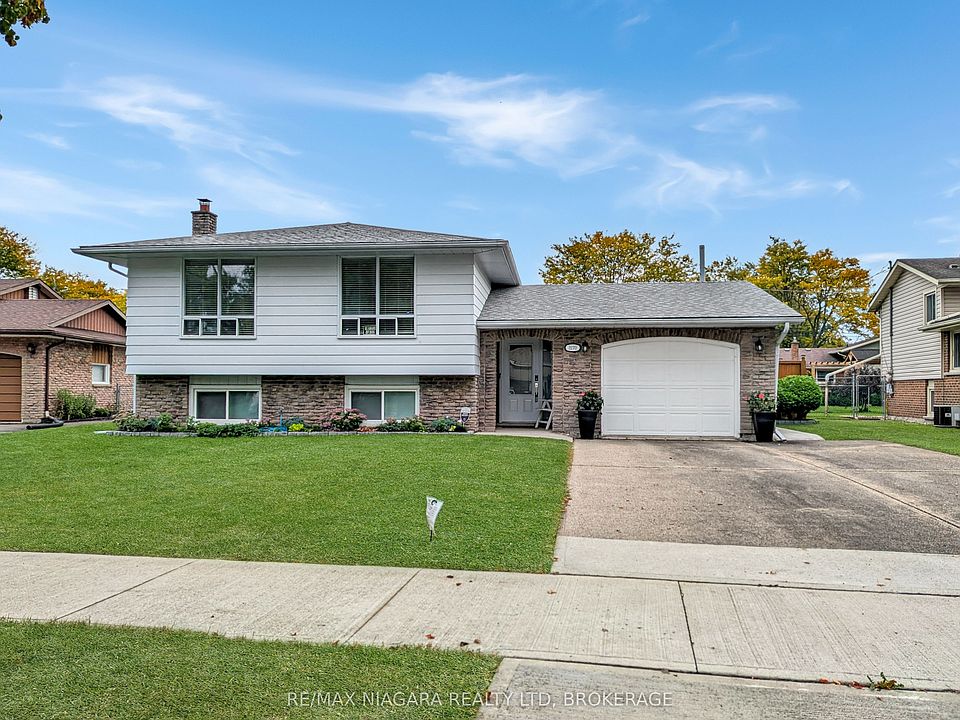 1st image of 3170 Corry Cres