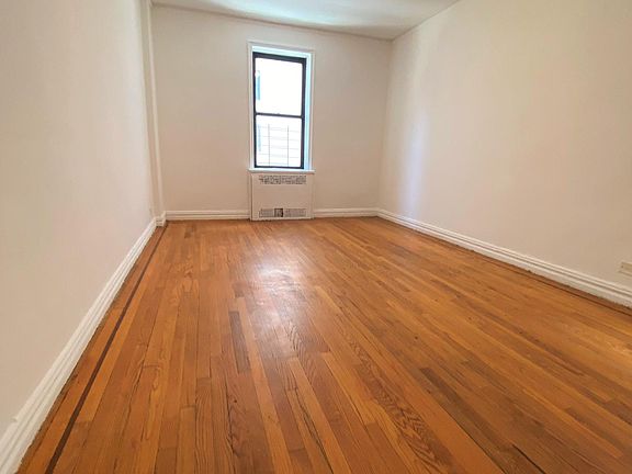 4th image of 1212 College Ave